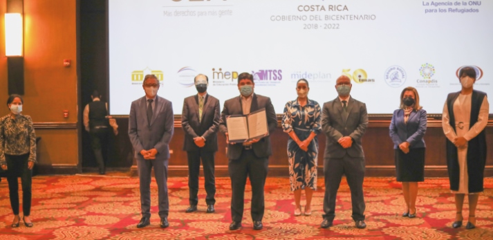 Presidente y ministros firmantes del decreto