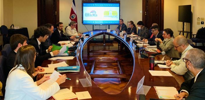 Reunión se realizó en el Ministerio de Relaciones Exteriores y Culto