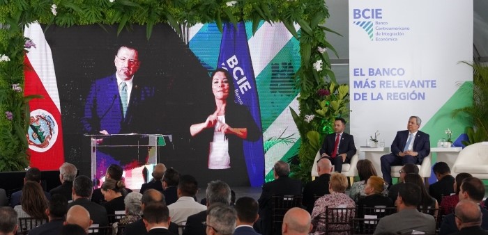 Presidente Rodrigo Chaves en presentación de premiación Ciudad Gobierno