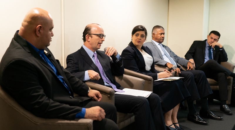 Un conversatorio hizo converger diversos puntos de vista.