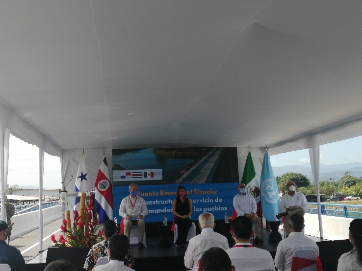 Acto de inauguración del puente sobre el Río Sixaola