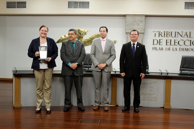 nstituto Tecnológico de Costa Rica, proyecto: Programa de Evaluación de Estructuras de Puentes Ebridge