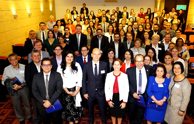 Asistentes a la presentación del Proyecto Fomento de Capacidades y Articulación de Actores de Evaluación en América Latina como aporte a la Agenda 2030 (FOCELAC)