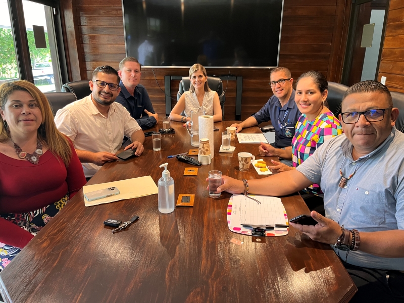 Reunión con representantes municipales de la Región Brunca