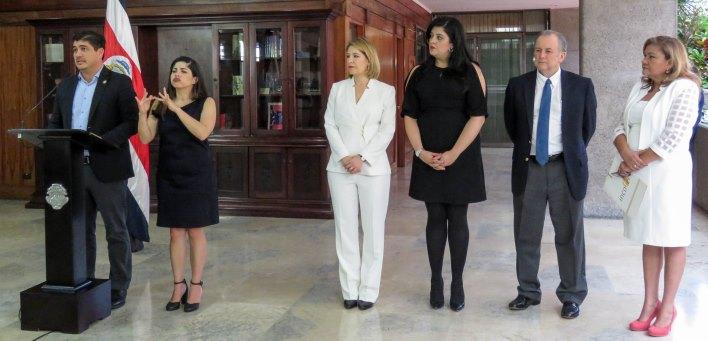 Conferencia de prensa para la presentación del Plan del Tren Eléctrico