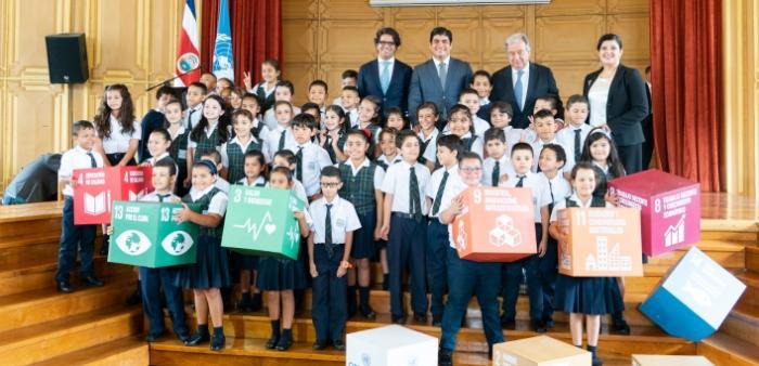 Niños de la Escuela Buenaventuda Corrales participaron  en el encuentro entre autoridades costarricenses y António Guterres, Secretario General de las Naciones Unidas