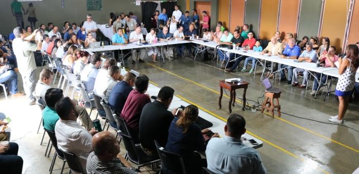 A la reunión se dieron cita ministros, viceministros, presidentes ejecutivos, funcionarios de alto nivel, diputados y representantes de organizaciones