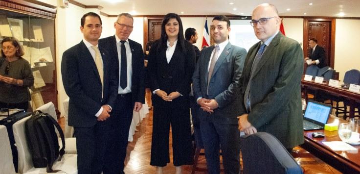 Dos días de reuniones culminaron con la firma de memorándums de entendimiento