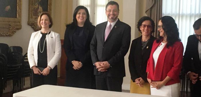 Ministros en Asamblea Legislativa presentan proyecto para mejorar la hacienda pública