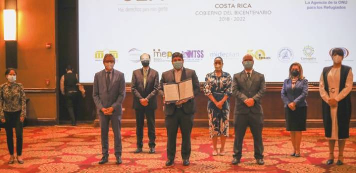 Presidente y ministros firmantes del decreto