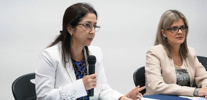Vicepresidenta de la República, Mary Munive Angermüller y Ministra del Mideplan, Laura Fernández Delgado