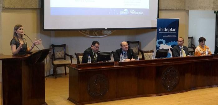 Exposición de la ministra Laura Fernández