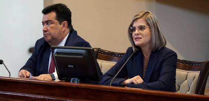 Abel Jiménez, asesor de Despacho y Laura Fernández, ministra del Mideplan
