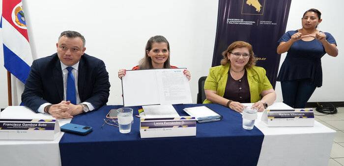 Convenio entre Mideplan y Sistema de Banca para el Desarrollo permitirá afianzar evaluaciones